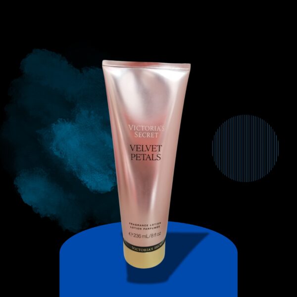 Victoria Secret Crema Velvet Petals